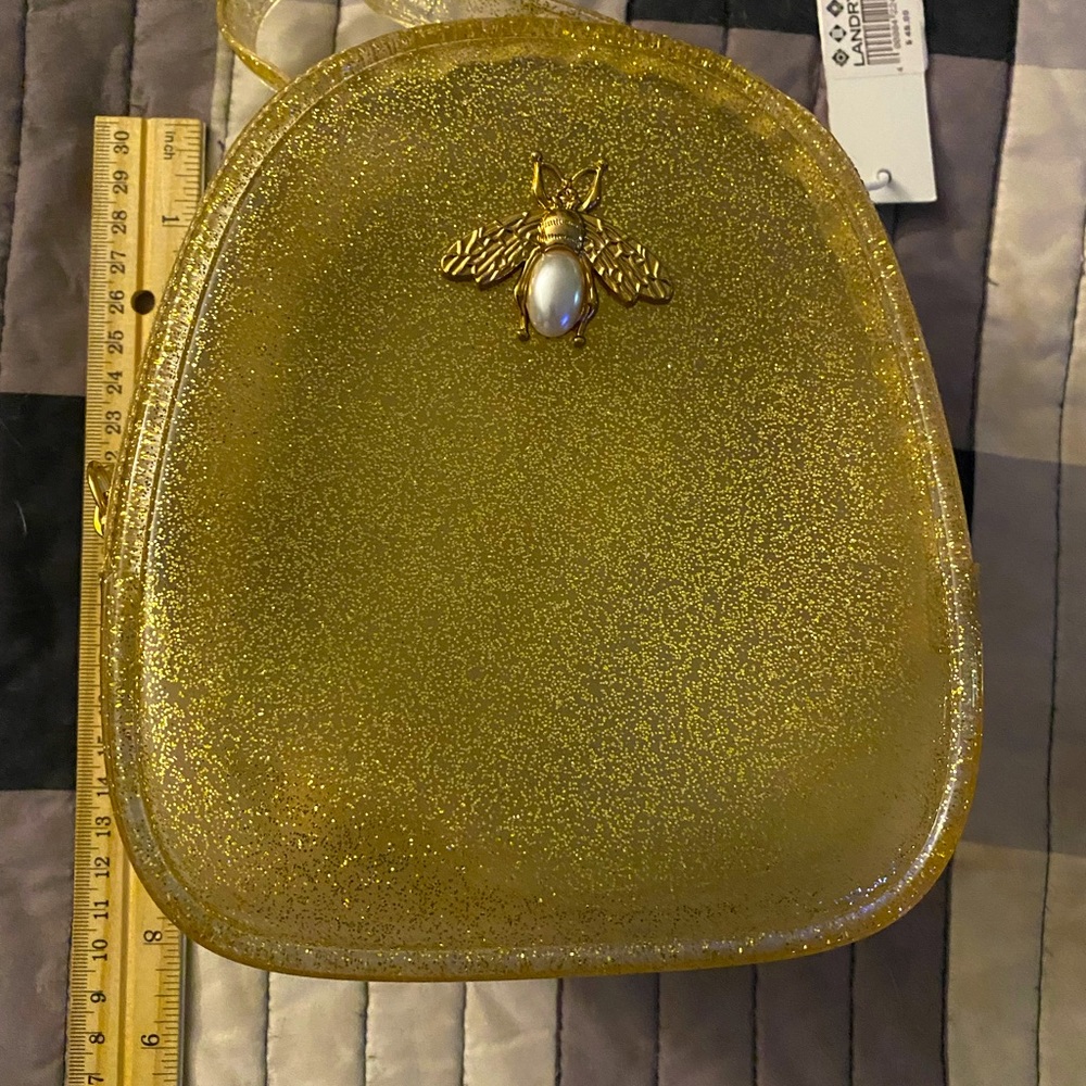 Doe A Dear Gold Glitter Jelly Purse with Bee Pin | HoneyPieKids new ✨🐝🍯